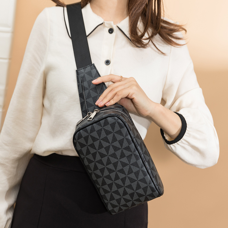Luxury Fashion Chest Bags for  – Luxury Bags Sling Bewertung und Preis