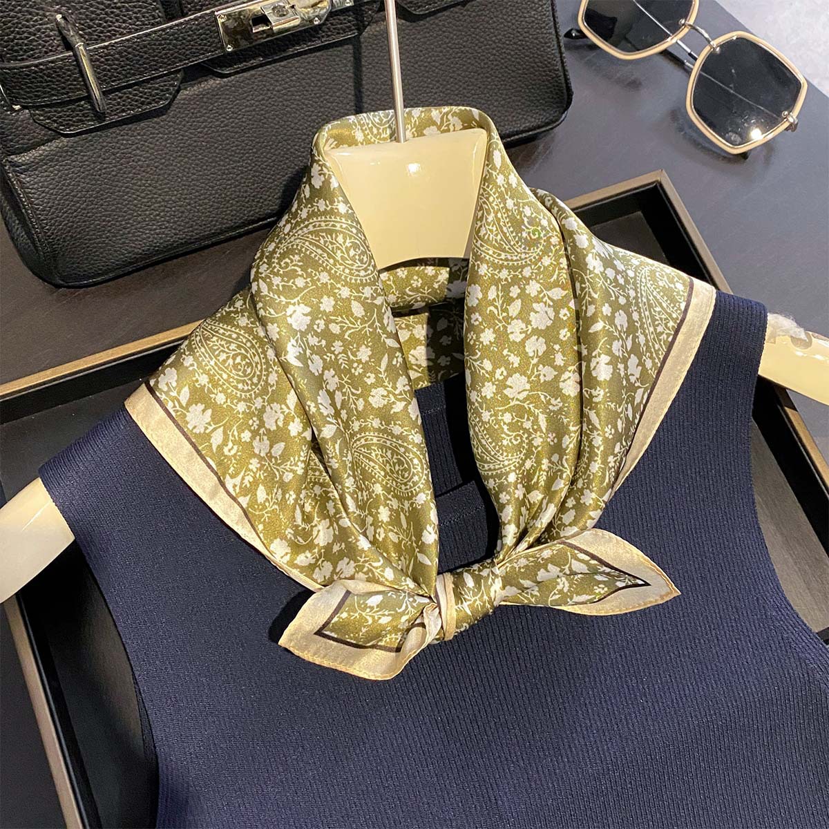 Luxury 100% Pure Silk Square S – Luxury Bags Trending Bewertung und Preis